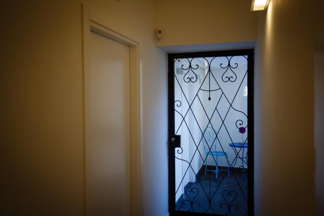 Domus Sansevero Napoli Bagian luar foto
