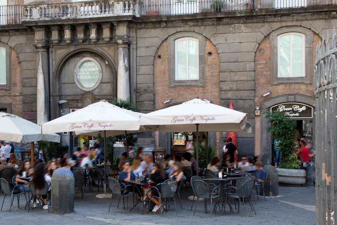 Domus Sansevero Napoli Bagian luar foto